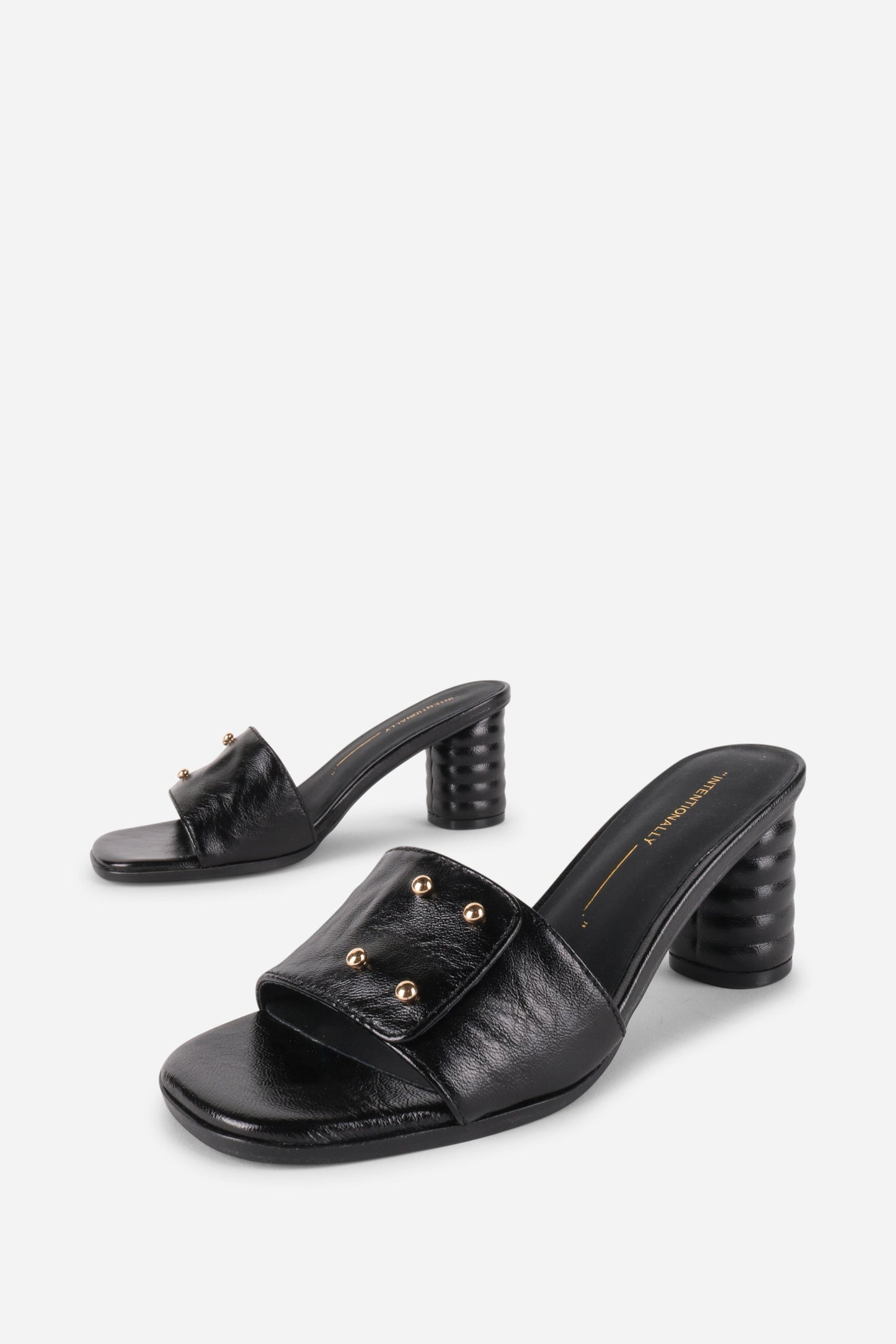 BLACK,5