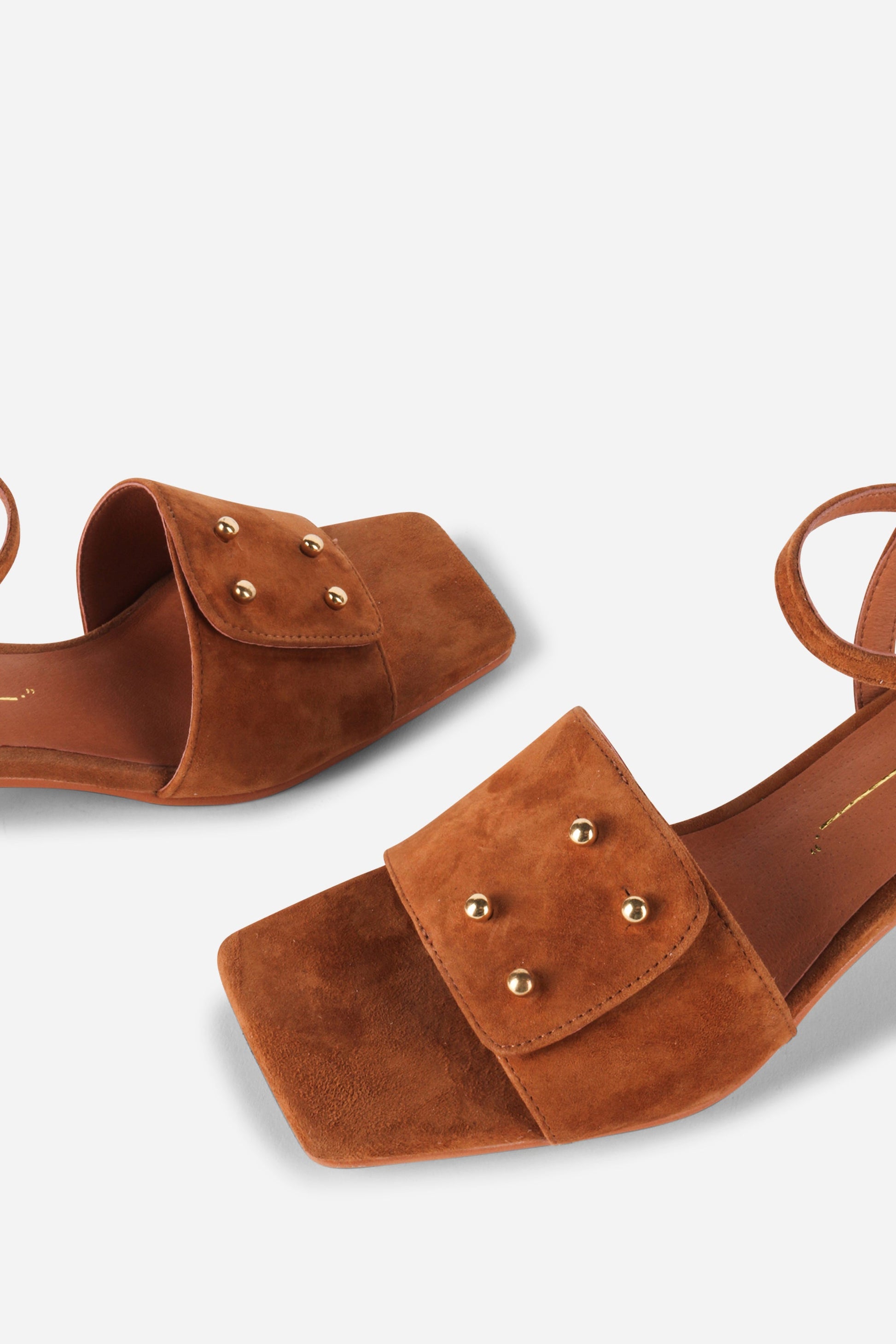 Intentionally Blank KARIZMA BLOCK HEEL SANDAL