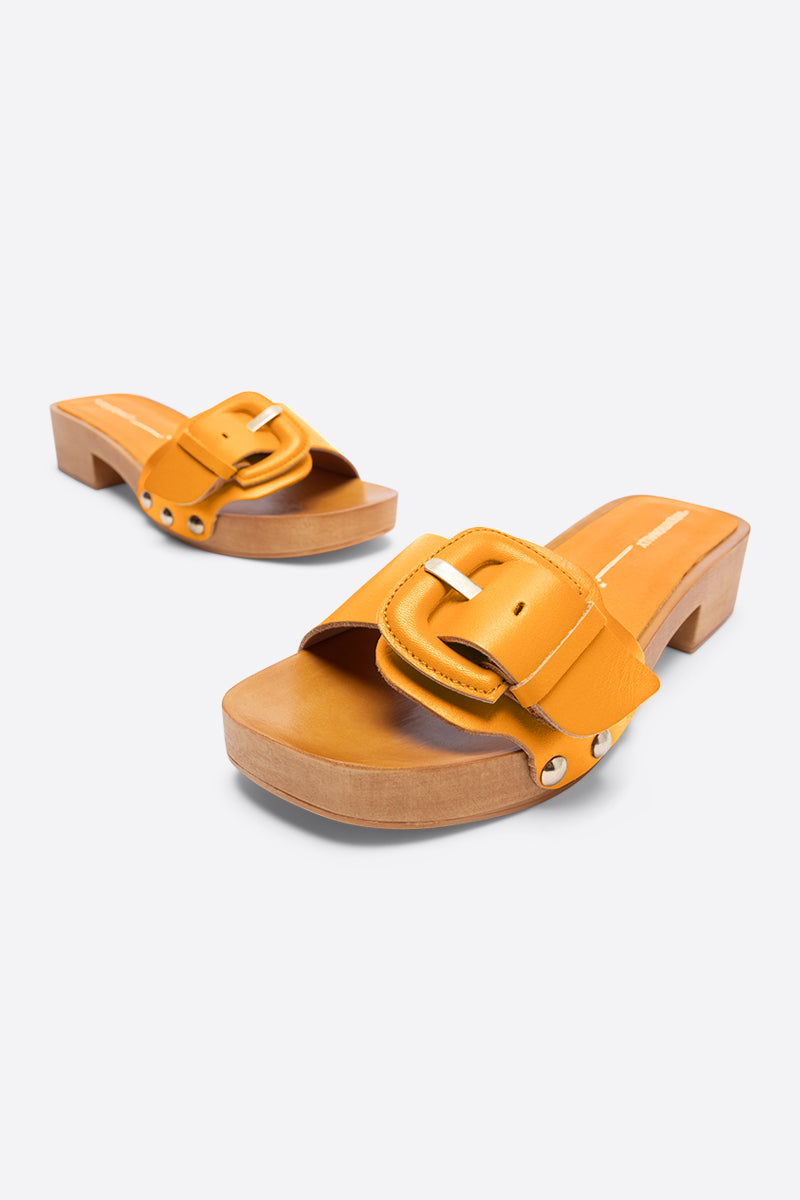 Intentionally Blank MAR LEATHER CLOG