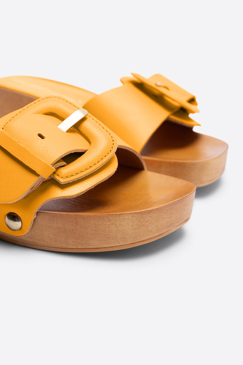 Intentionally Blank MAR LEATHER CLOG
