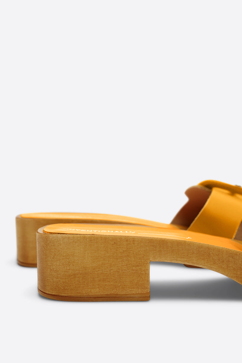 Intentionally Blank MAR LEATHER CLOG
