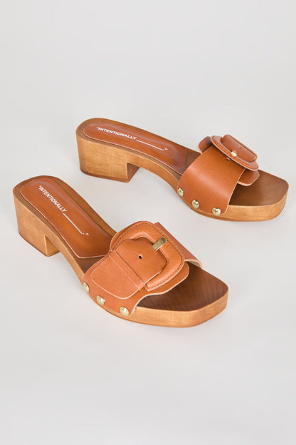 Intentionally Blank MAR LEATHER CLOG