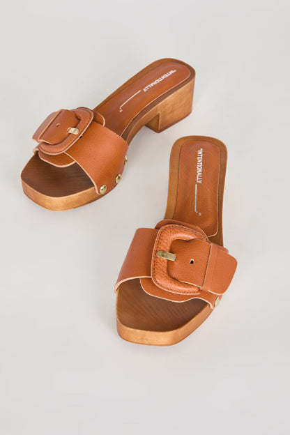Intentionally Blank MAR LEATHER CLOG