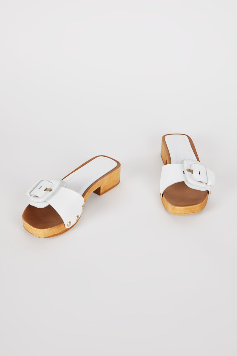 Intentionally Blank MAR LEATHER CLOG