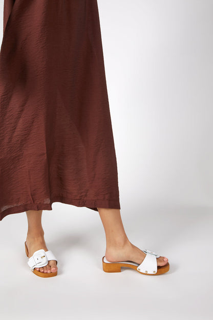 Intentionally Blank MAR LEATHER CLOG