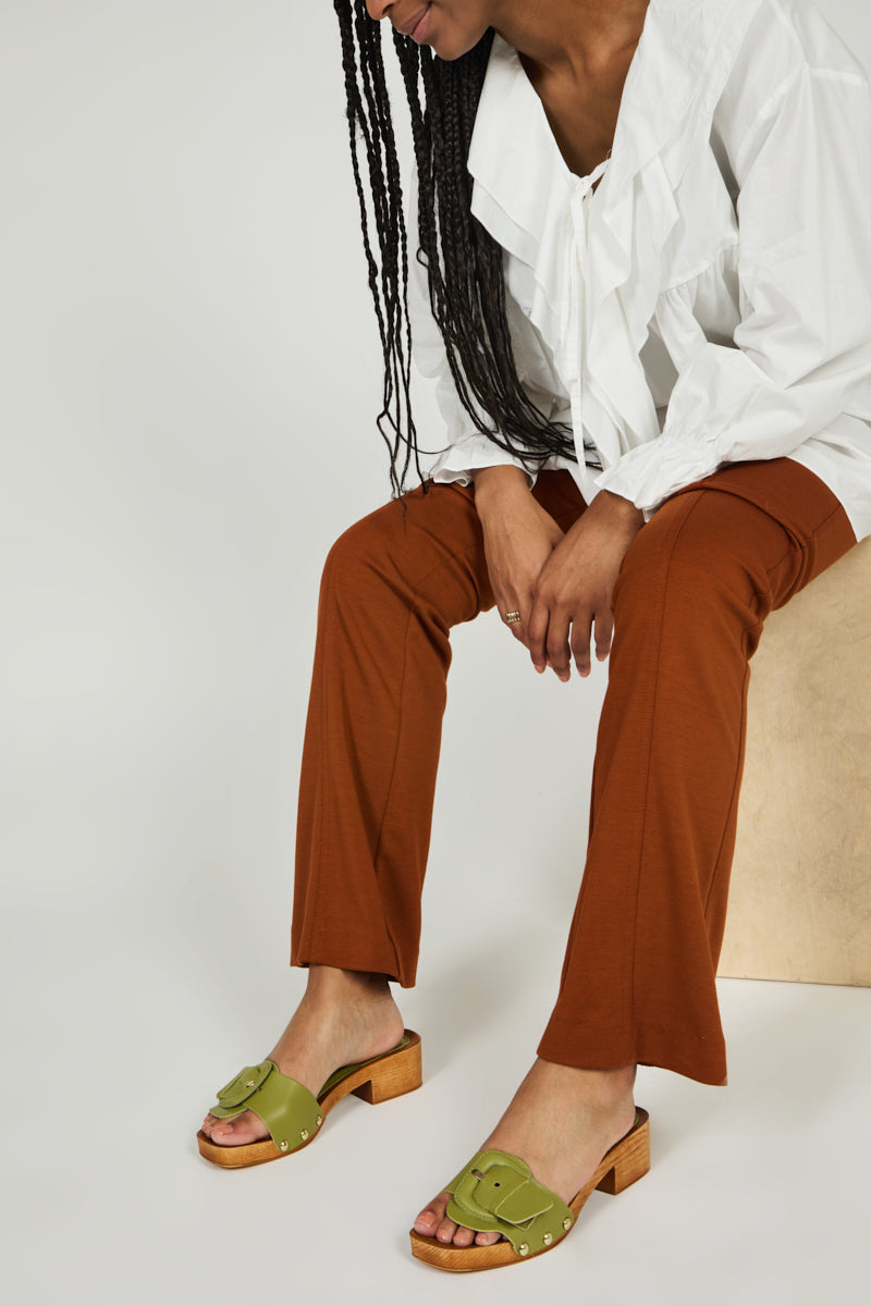 Intentionally Blank MAR LEATHER CLOG