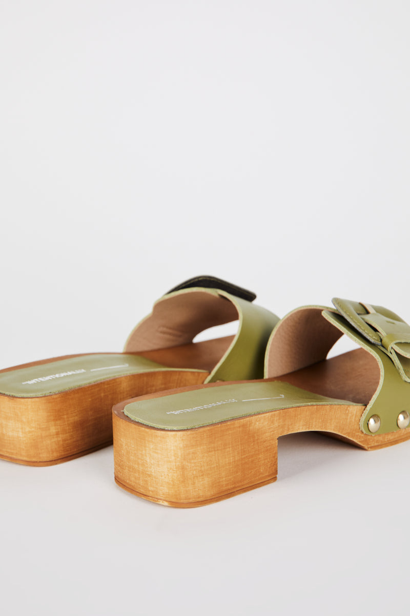 Intentionally Blank MAR LEATHER CLOG