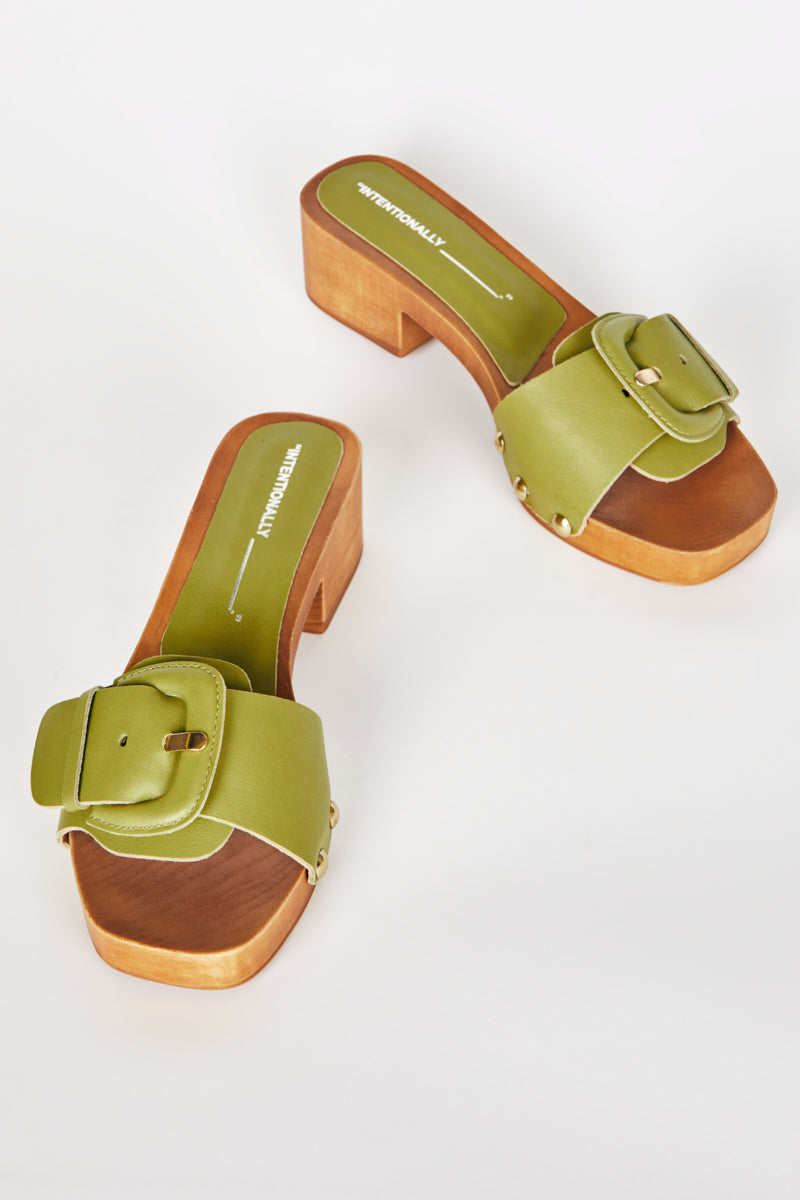 Intentionally Blank MAR LEATHER CLOG