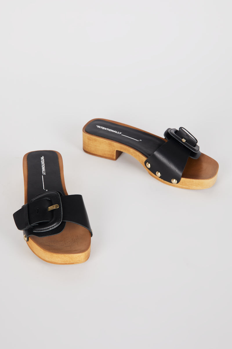 Intentionally Blank MAR LEATHER CLOG