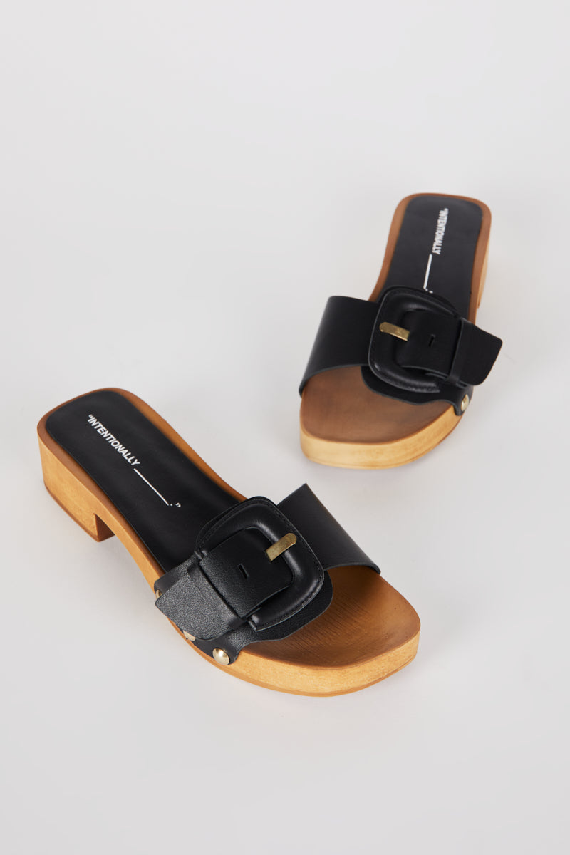 Intentionally Blank MAR LEATHER CLOG