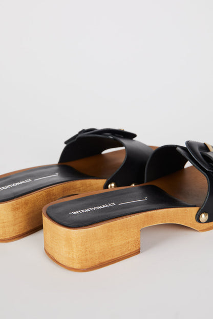 Intentionally Blank MAR LEATHER CLOG