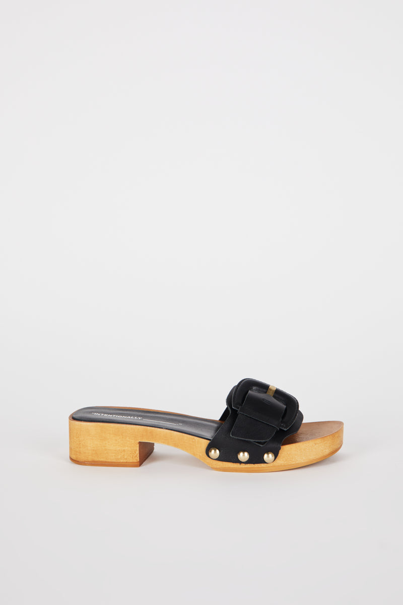 Intentionally Blank MAR LEATHER CLOG