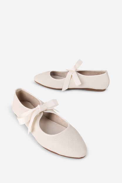 Intentionally Blank VALLEY BLACK SOLE BALLET FLAT