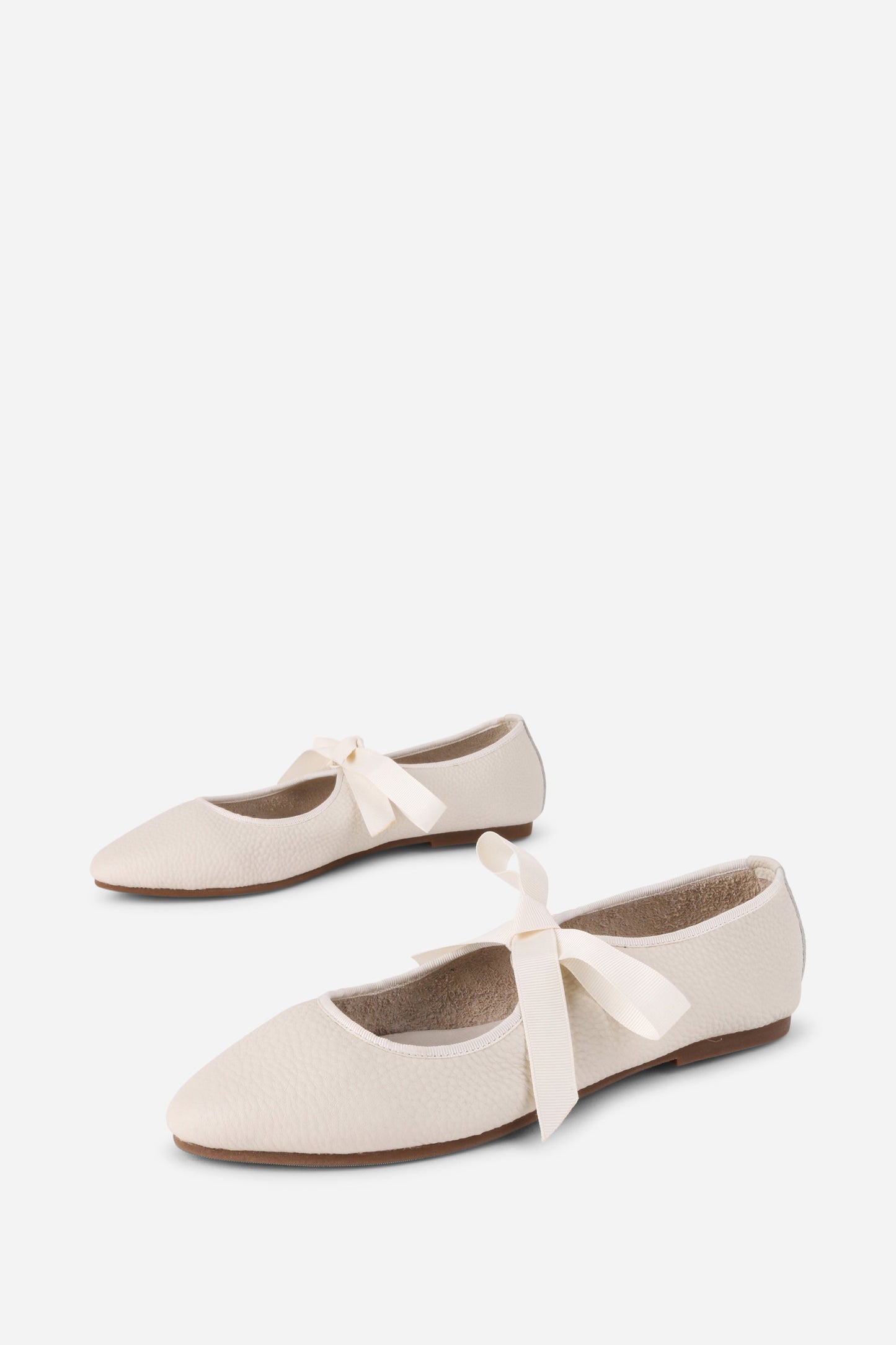 Intentionally Blank VALLEY BLACK SOLE BALLET FLAT