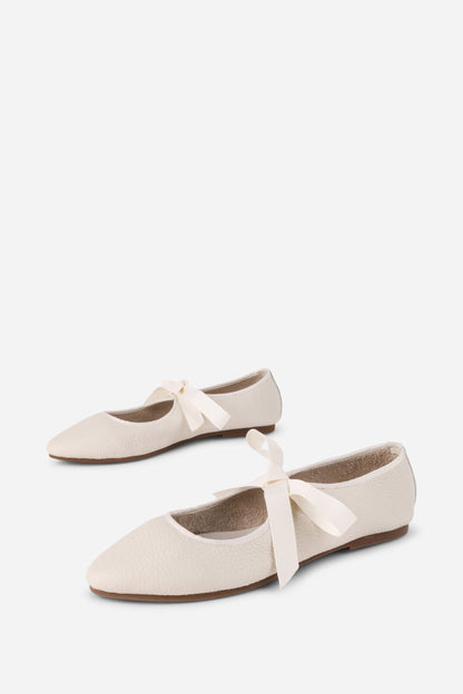 Intentionally Blank VALLEY BLACK SOLE BALLET FLAT