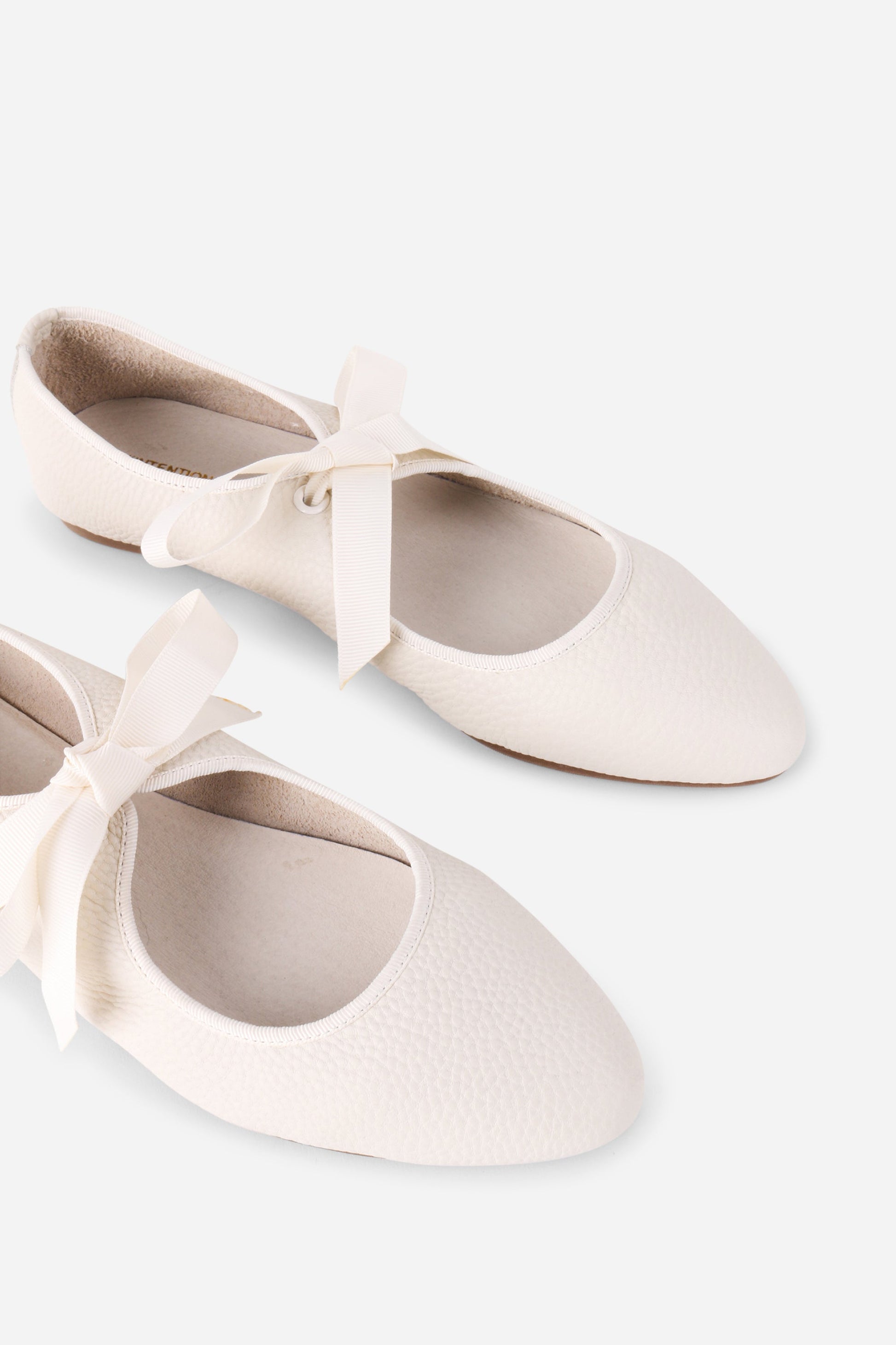 Intentionally Blank VALLEY BLACK SOLE BALLET FLAT