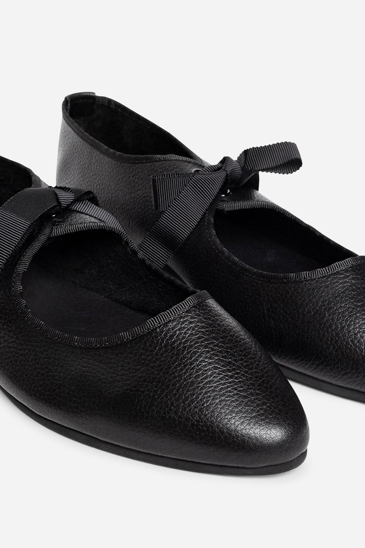 Intentionally Blank VALLEY BLACK SOLE BALLET FLAT