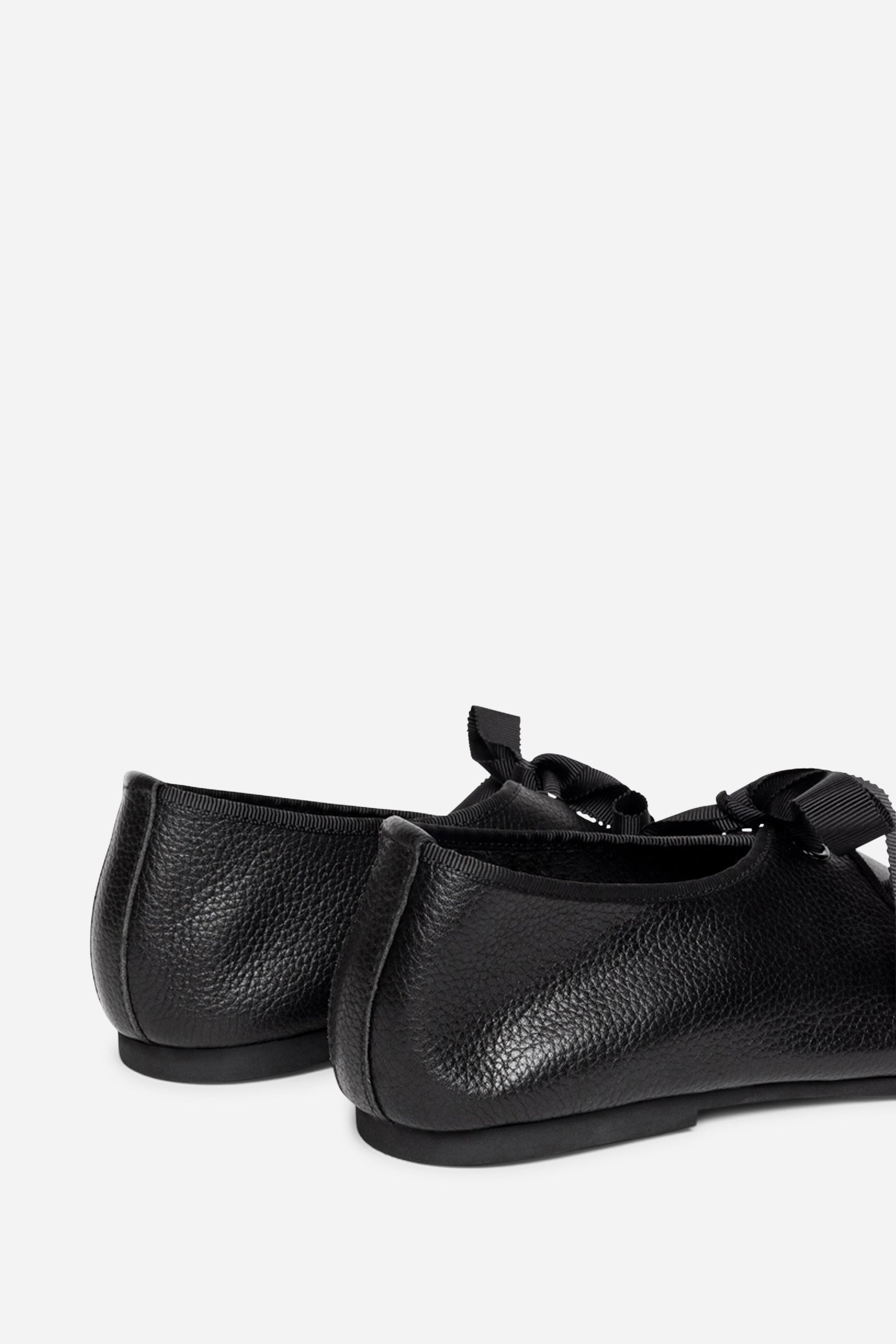 Intentionally Blank VALLEY BLACK SOLE BALLET FLAT