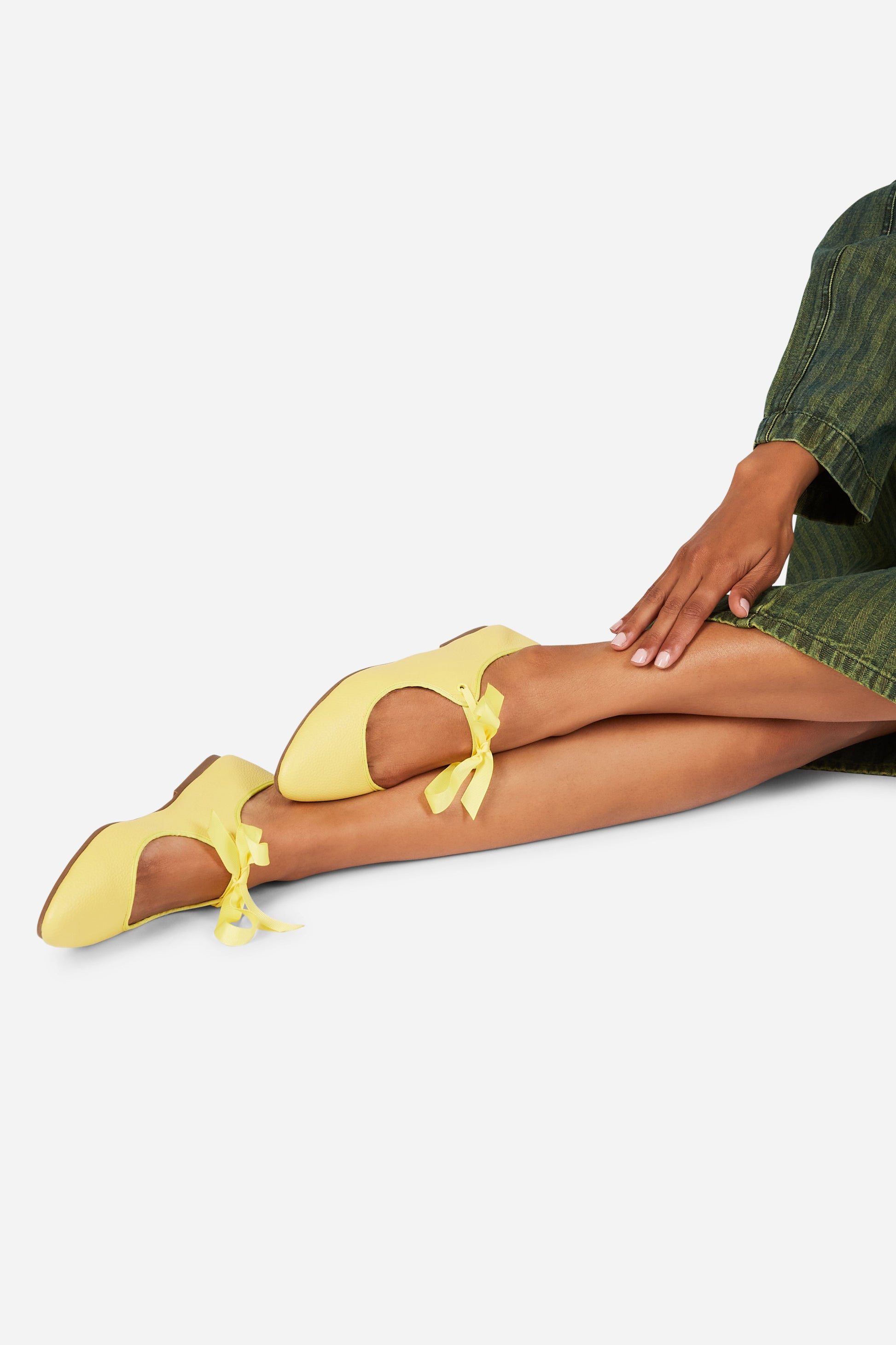 Intentionally Blank VALLEY BLACK SOLE BALLET FLAT