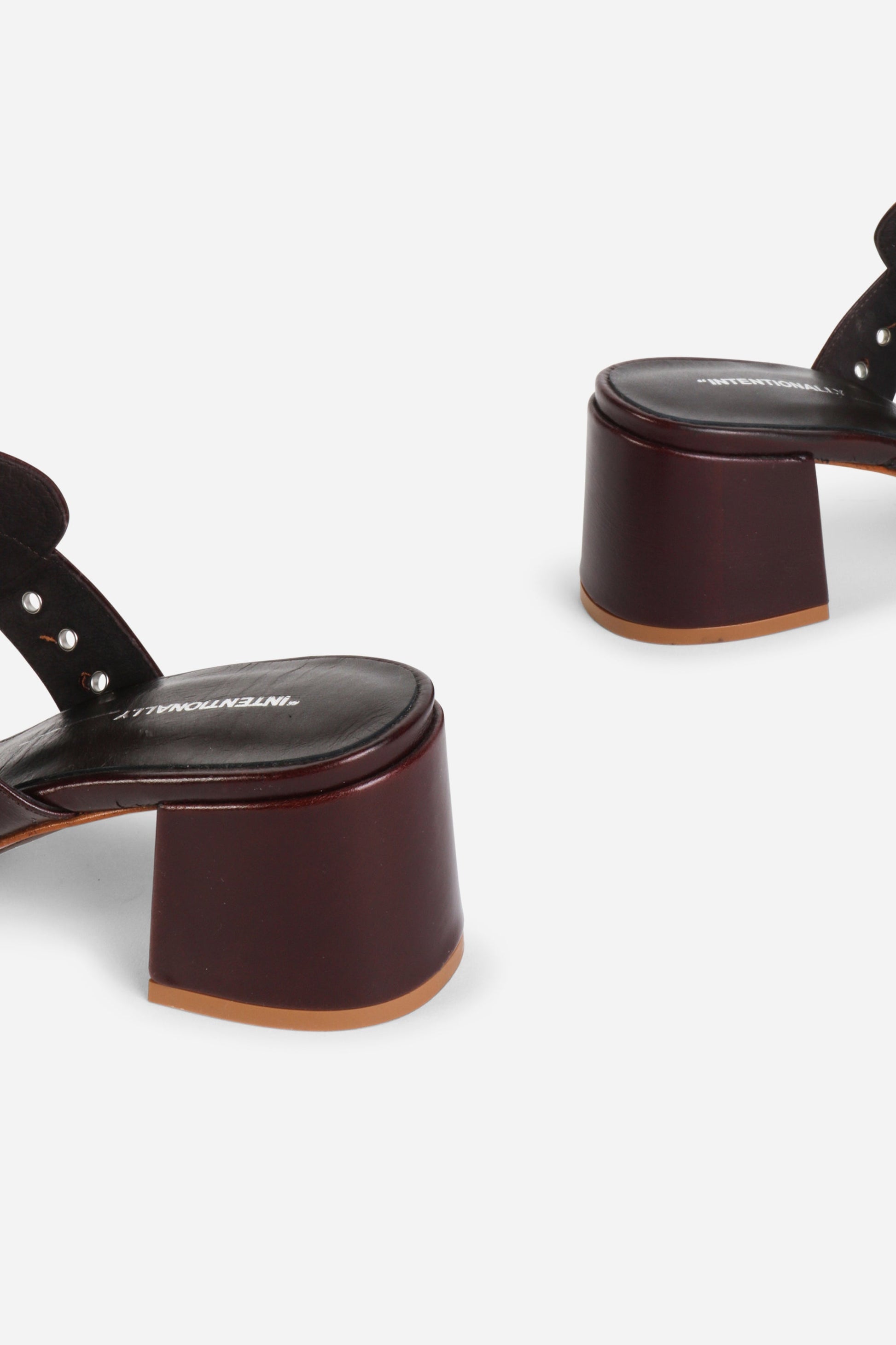 Intentionally Blank WYNONA THONG MULE HEEL