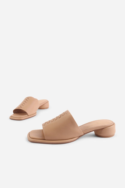 Intentionally Blank IMAGINE LEATHER SLIDE