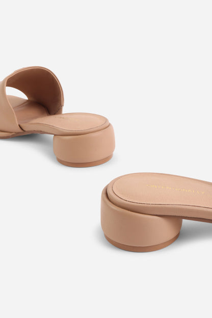 Intentionally Blank IMAGINE LEATHER SLIDE