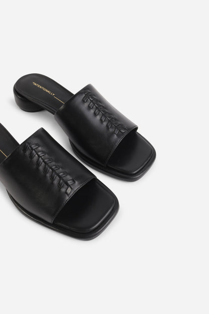 Intentionally Blank IMAGINE LEATHER SLIDE