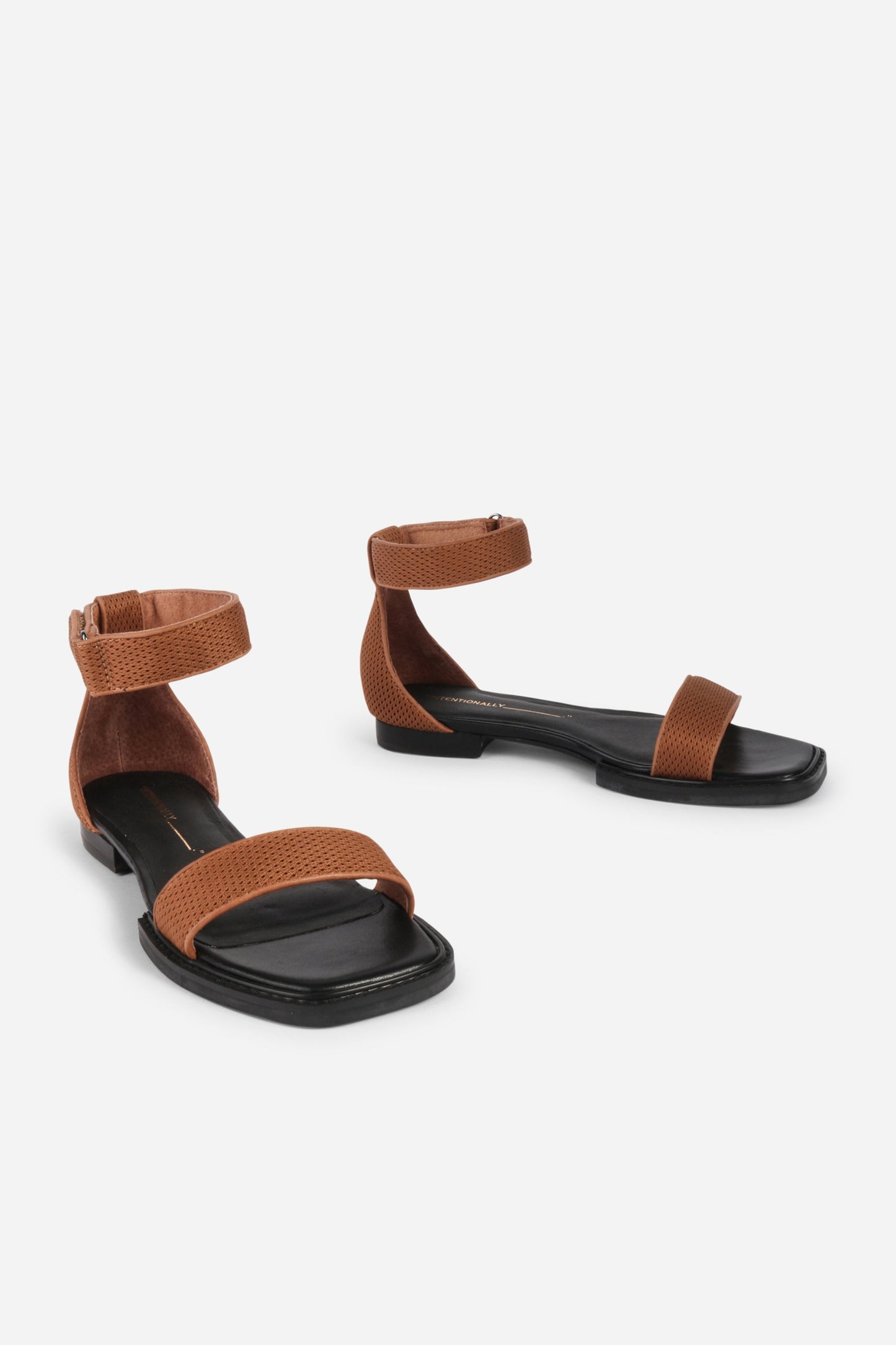 Intentionally Blank POTZ MESH FLAT SANDAL