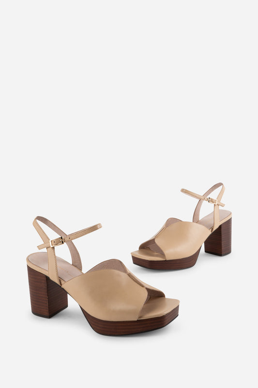Intentionally Blank ZURICH STACKED WOOD PLATFORM HEEL