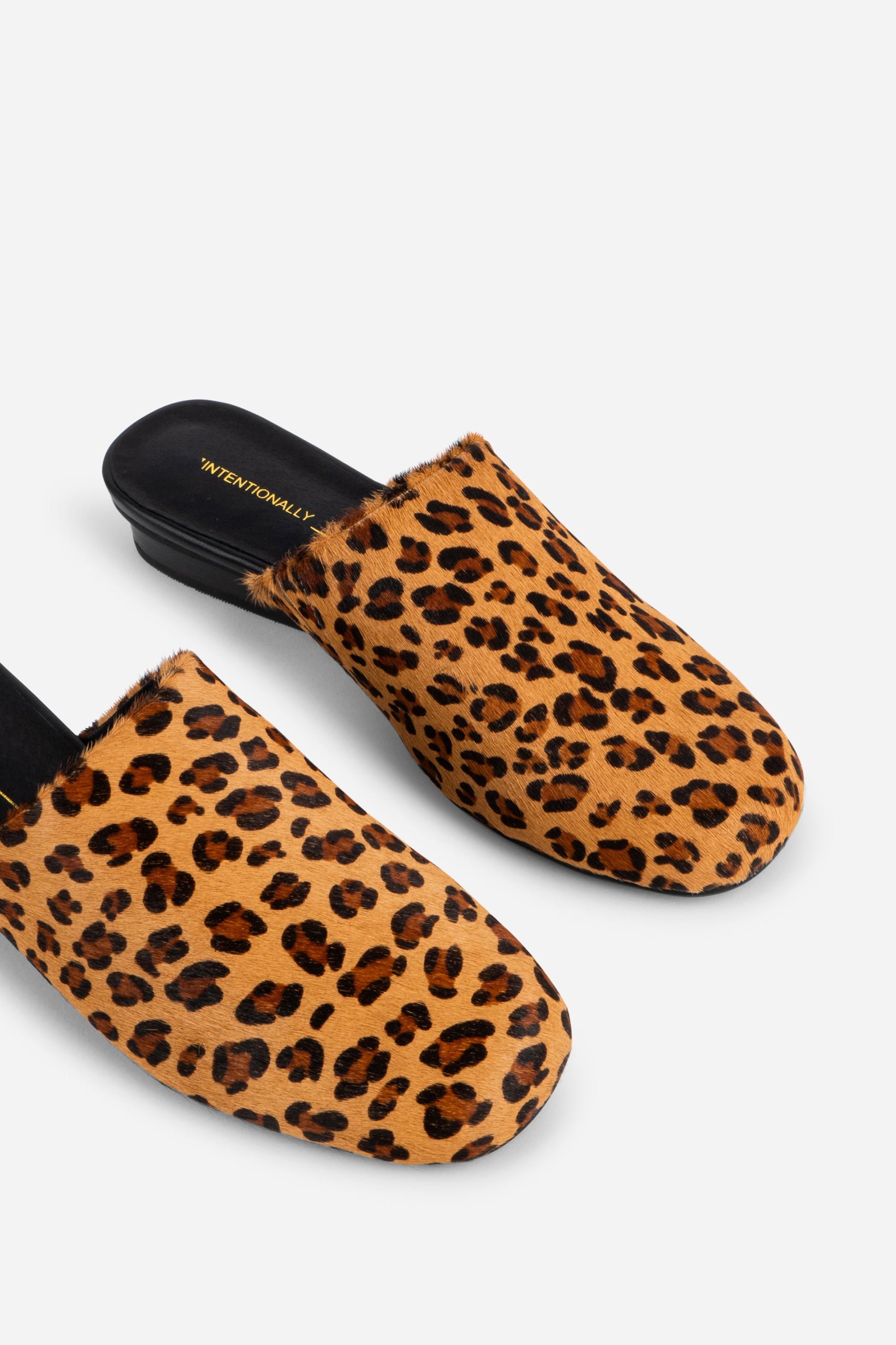 Intentionally Blank TOUCH COWHIDE SLIP ON