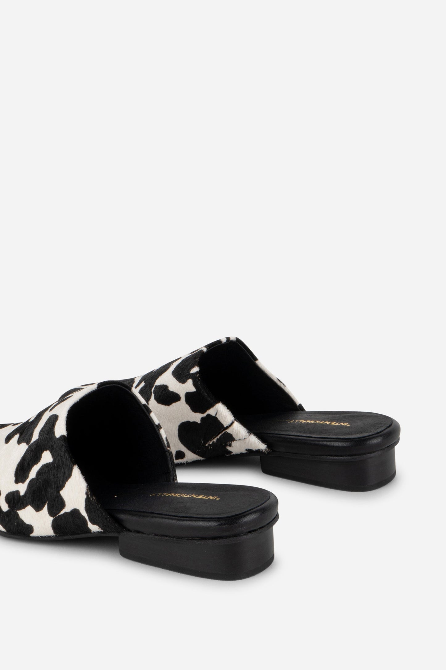 Intentionally Blank TOUCH COWHIDE SLIP ON