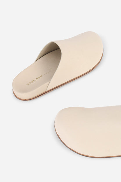 Intentionally Blank AGATHA LEATHER SLIP ON MULE