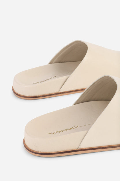 Intentionally Blank AGATHA LEATHER SLIP ON MULE