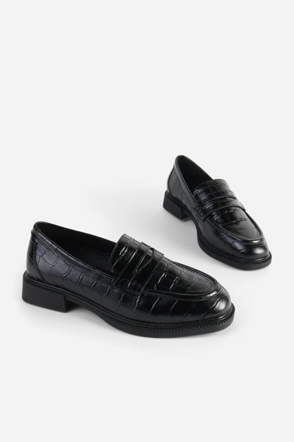 Intentionally Blank MARBLEHEAD PENNY LOAFER