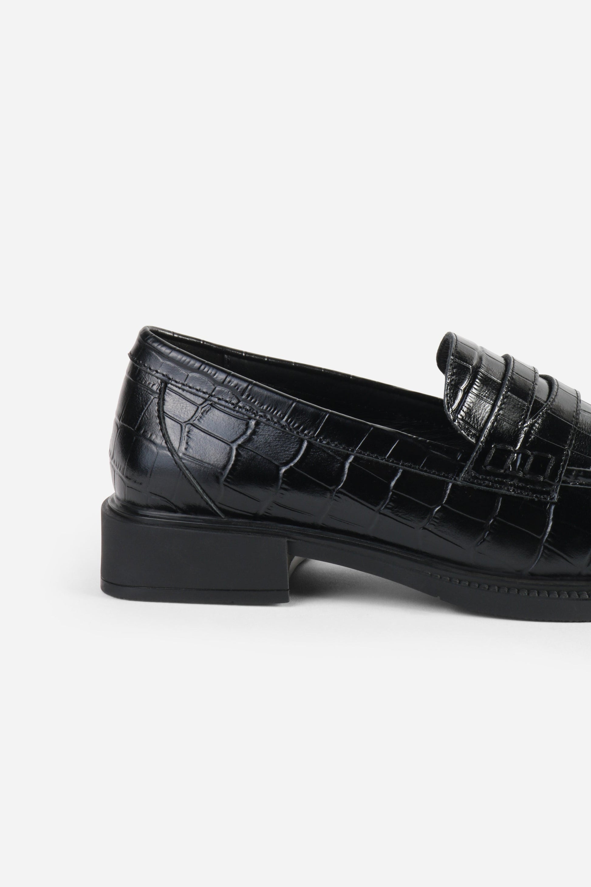 Intentionally Blank MARBLEHEAD PENNY LOAFER