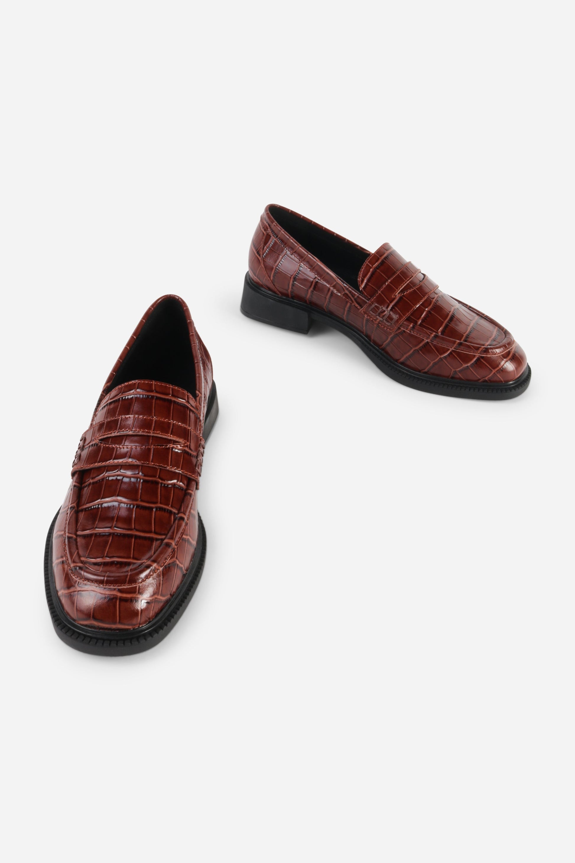 Intentionally Blank MARBLEHEAD PENNY LOAFER