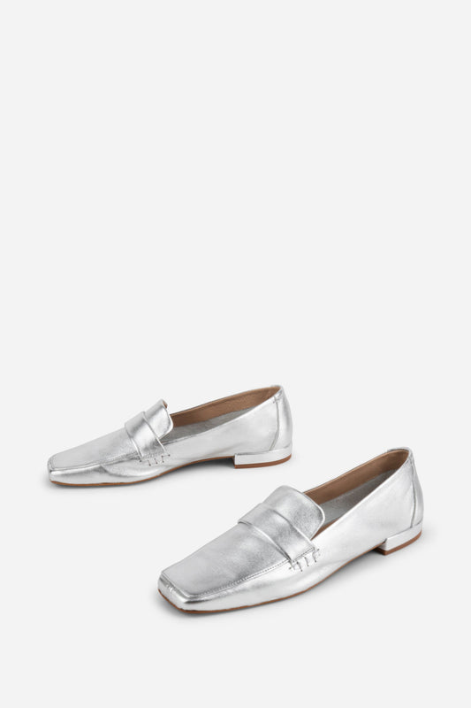 Intentionally Blank PINKY LOAFER
