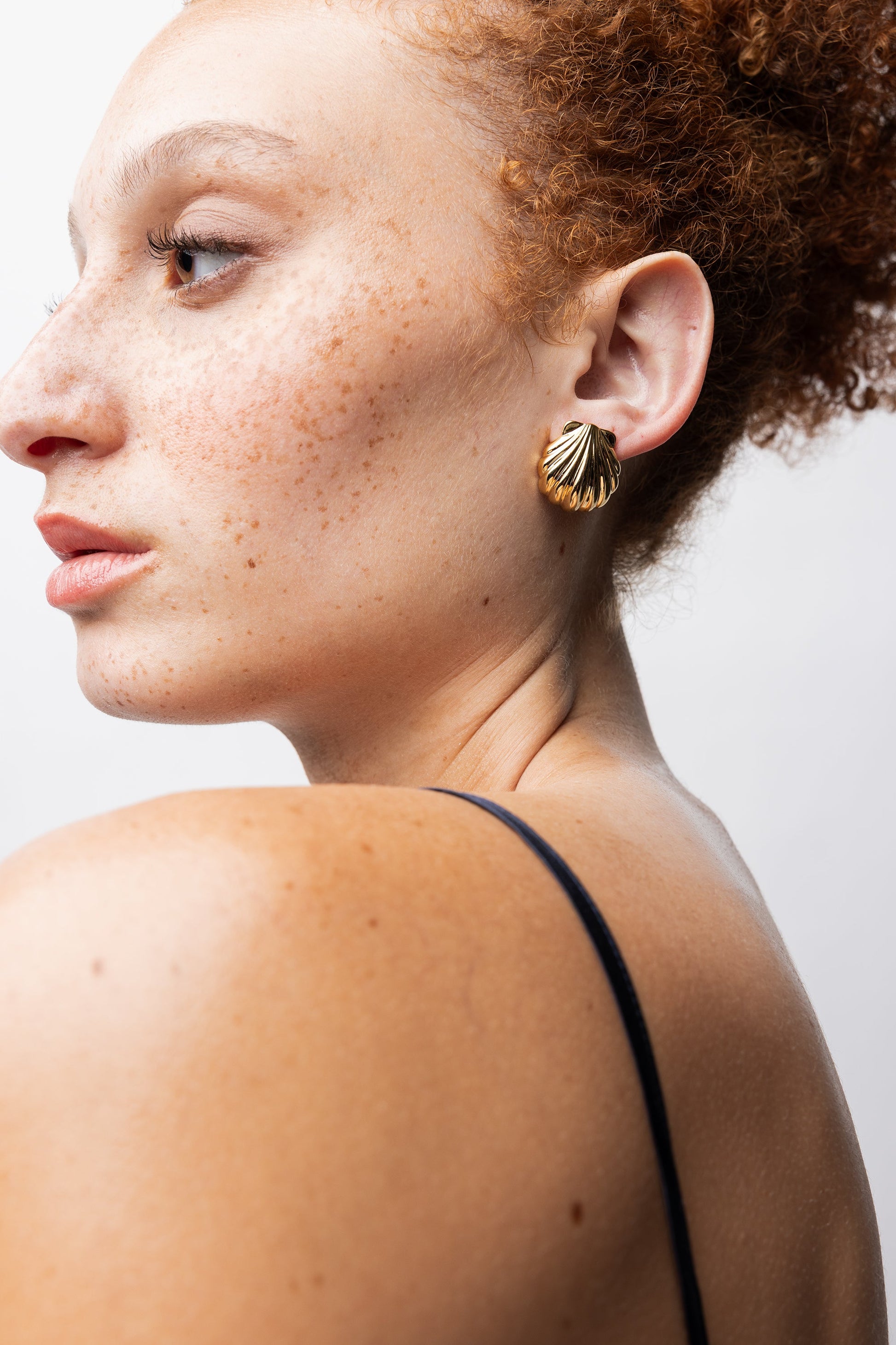 Intentionally Blank SCALA SHELL EARRING