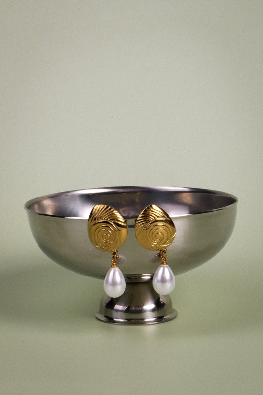 Intentionally Blank NISI PEARL DROP EARRING
