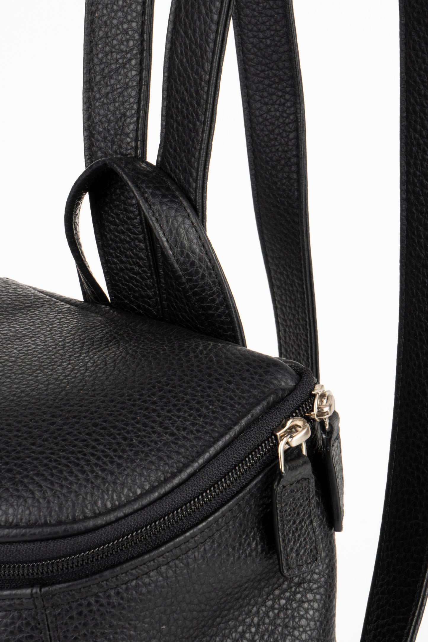 Intentionally Blank OREGON LEATHER BACKPACK