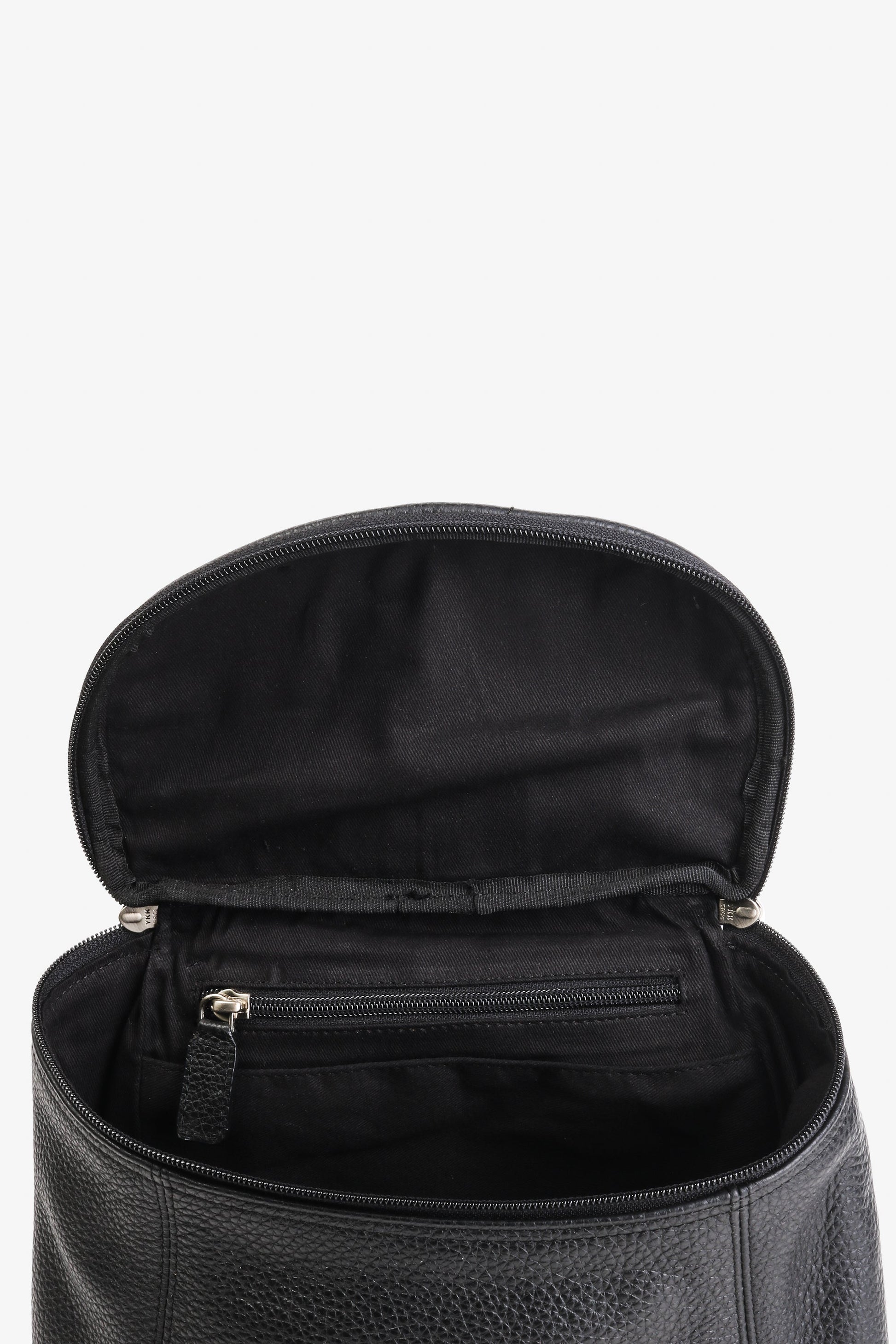 Intentionally Blank OREGON LEATHER BACKPACK