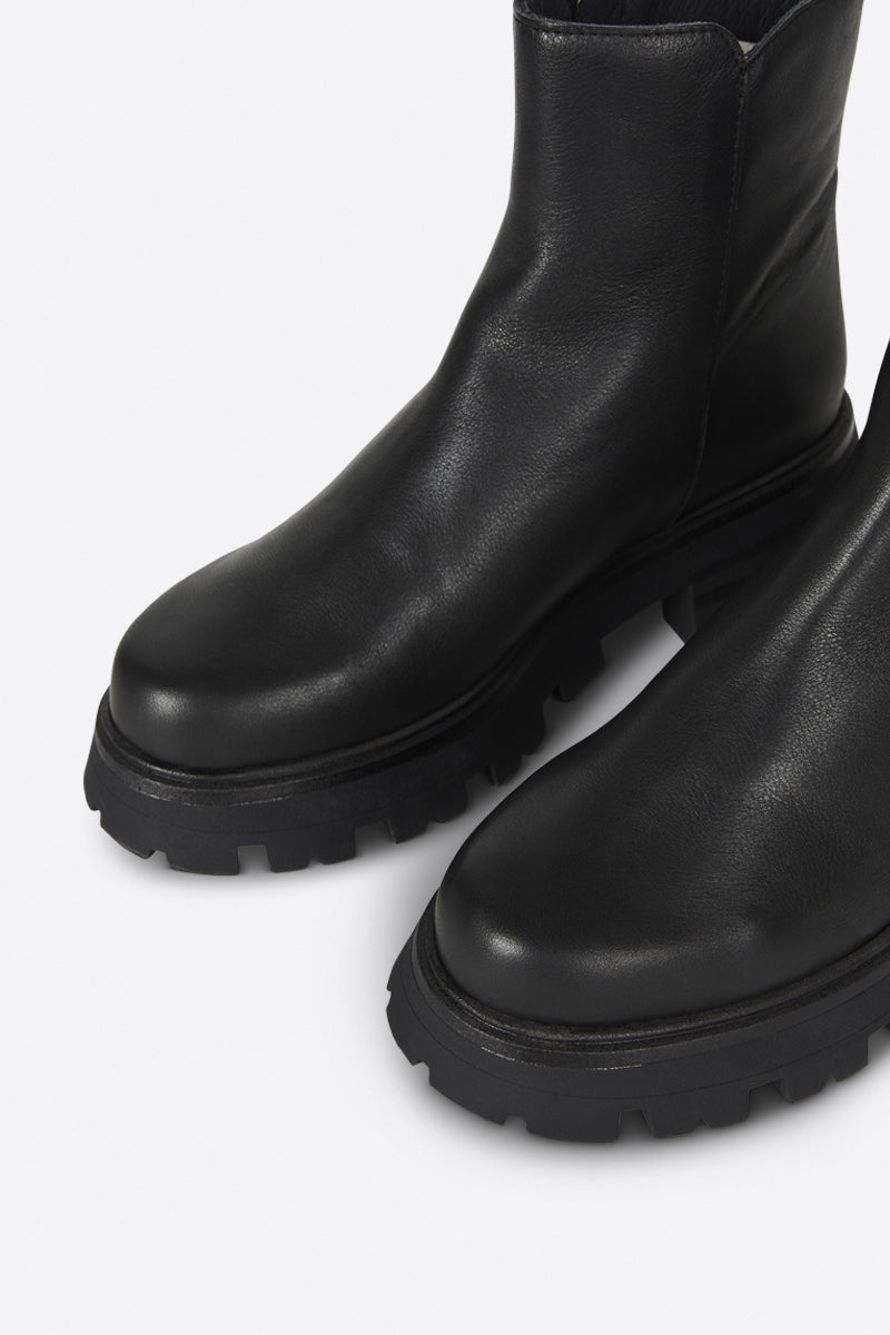 Intentionally Blank LARRY LUG SOLE BOOT