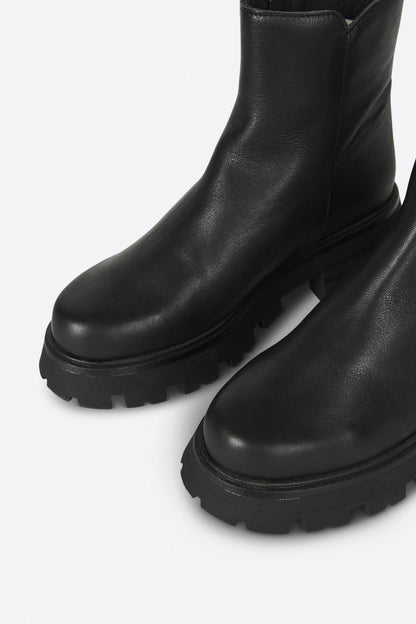 Intentionally Blank LARRY LUG SOLE BOOT
