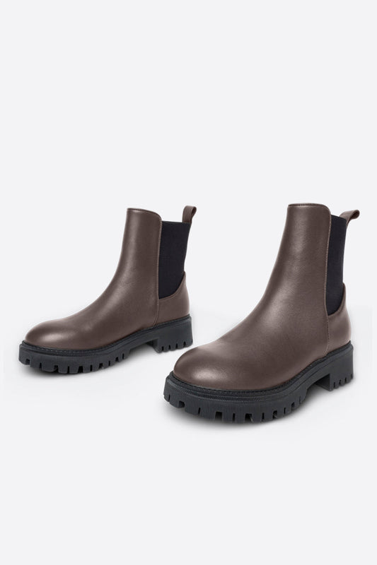 Intentionally Blank GUIDED PULL ON LUG SOLE BOOT