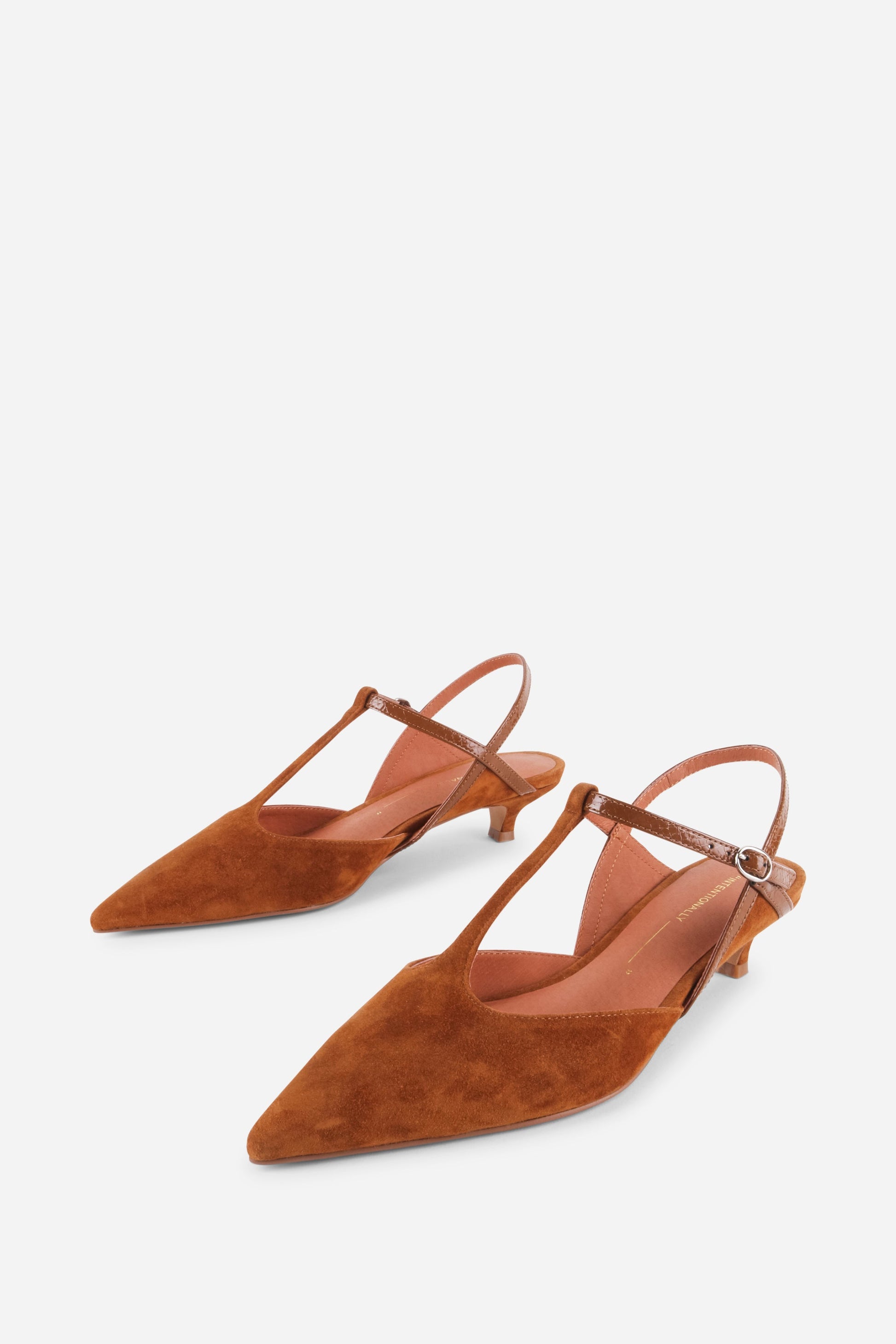 Intentionally Blank BBGIRL KITTEN HEEL PUMP