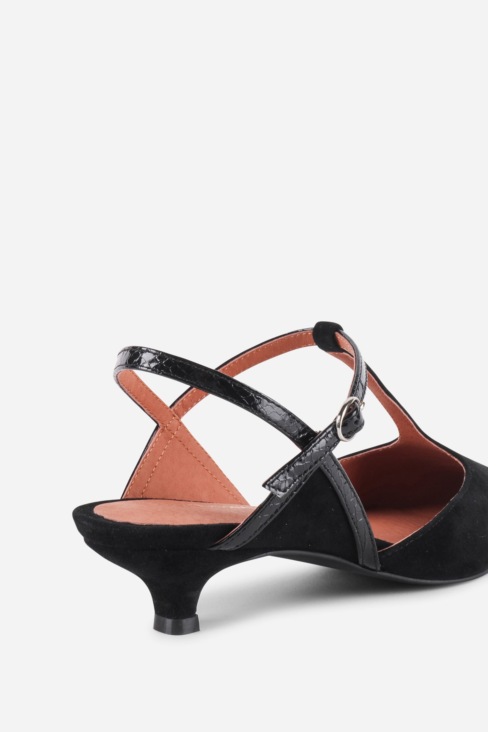 Intentionally Blank BBGIRL KITTEN HEEL PUMP