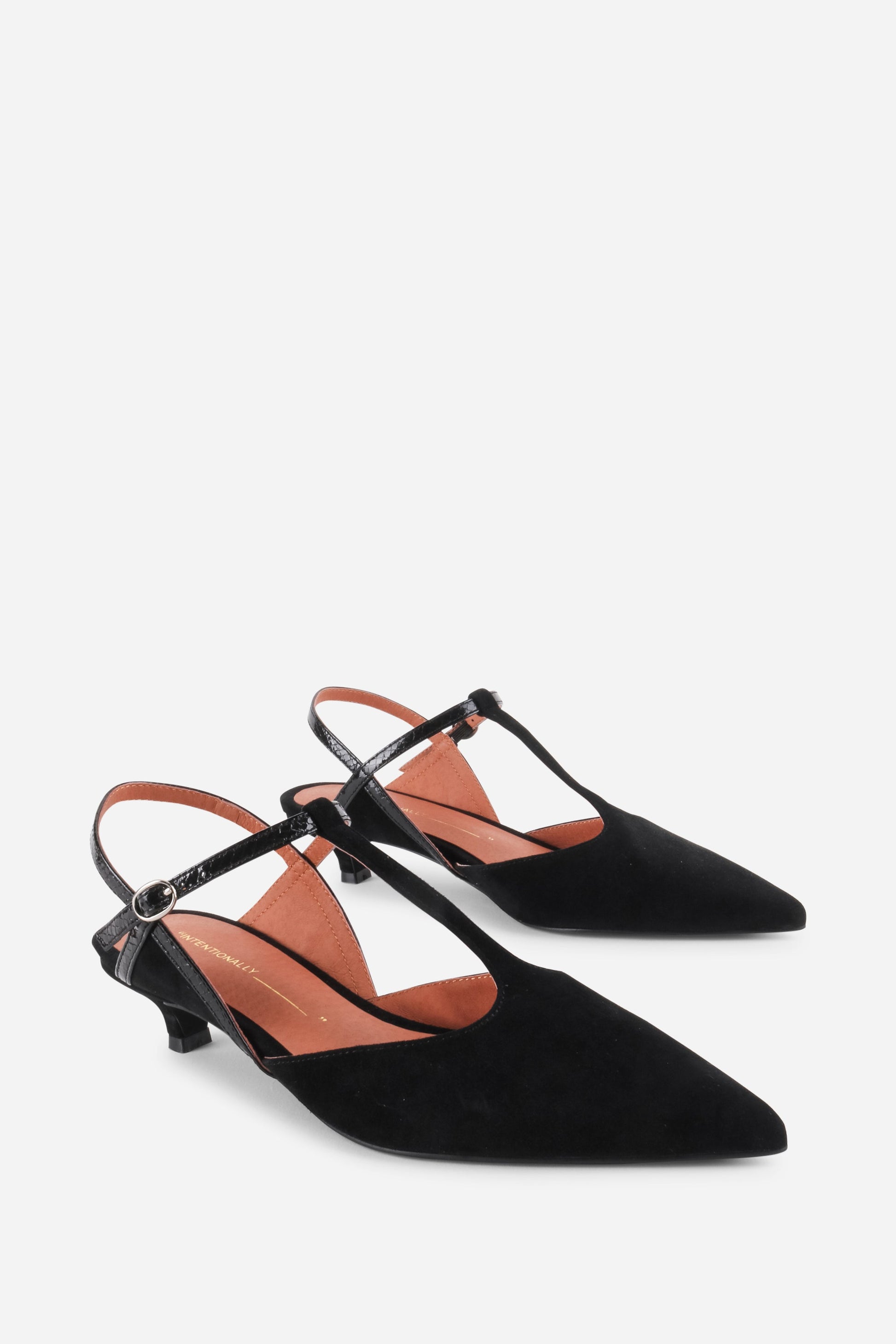 Intentionally Blank BBGIRL KITTEN HEEL PUMP