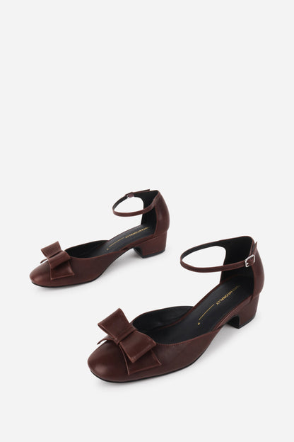 Intentionally Blank ACCORD MARY JANE HEEL