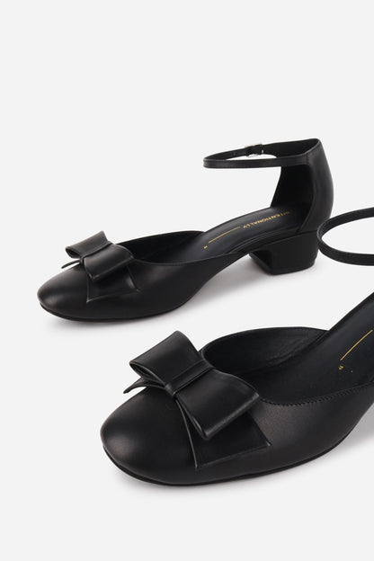 Intentionally Blank ACCORD MARY JANE HEEL