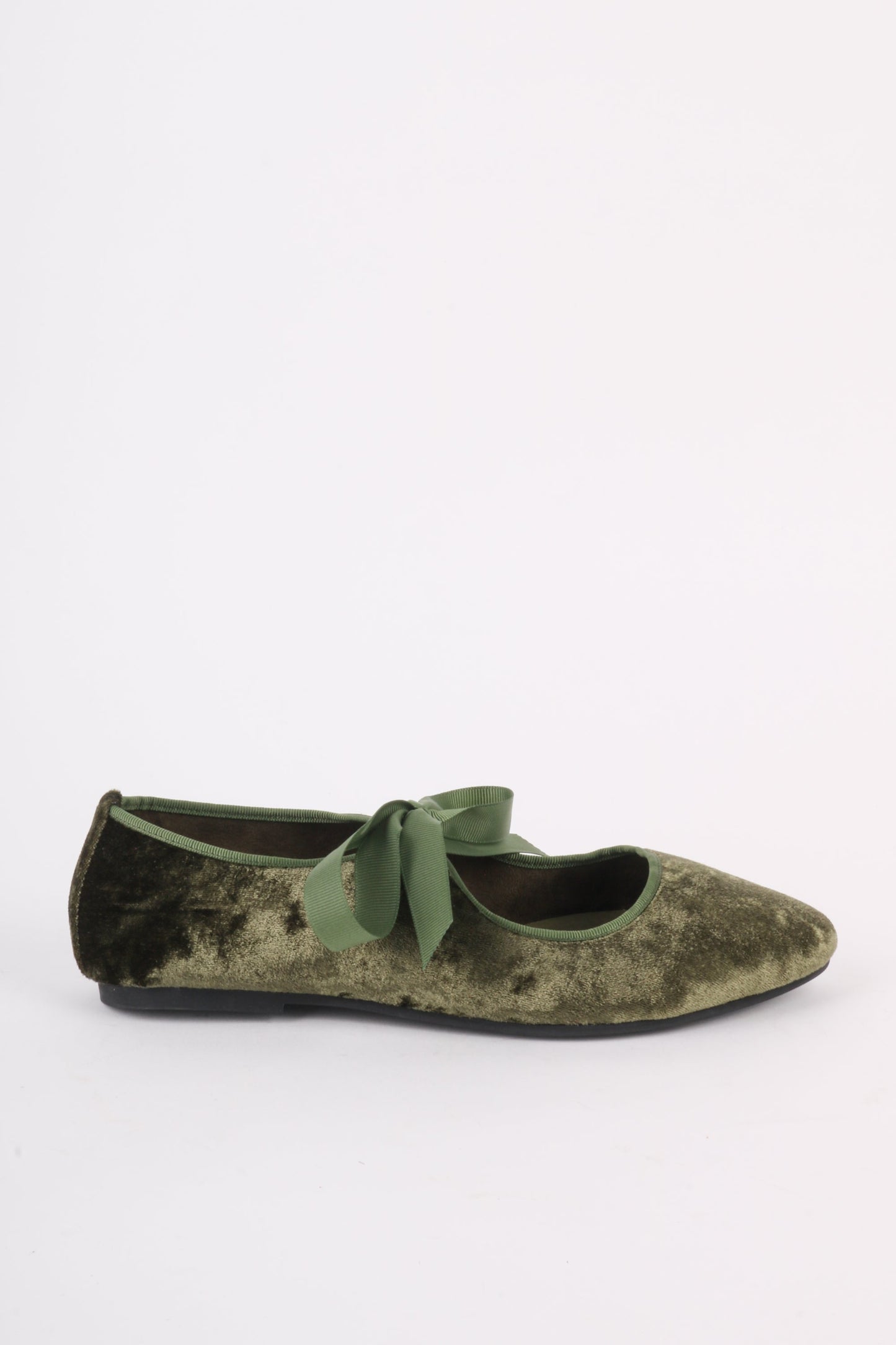 Intentionally Blank VALLEY VELVET BALLET FLAT